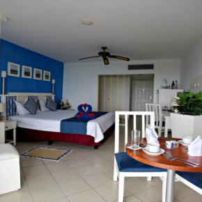 Sanctuary at Grand Memories Santa Maria